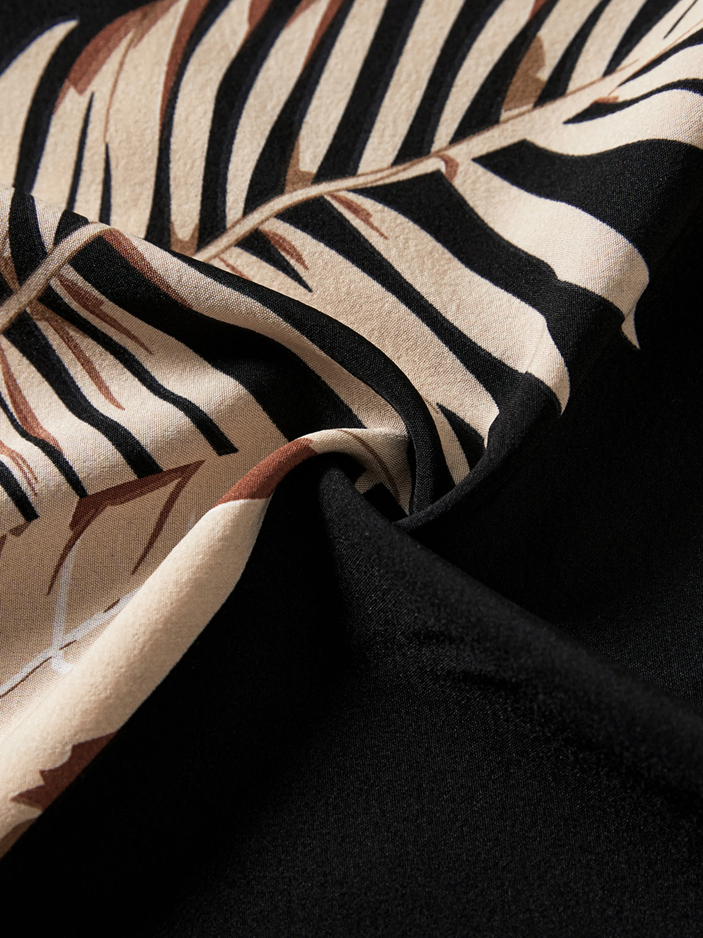 Family Matching Solid Leaf Sleeveless Halter Dresses And Short Sleeve Tops Sets Black - Image 6